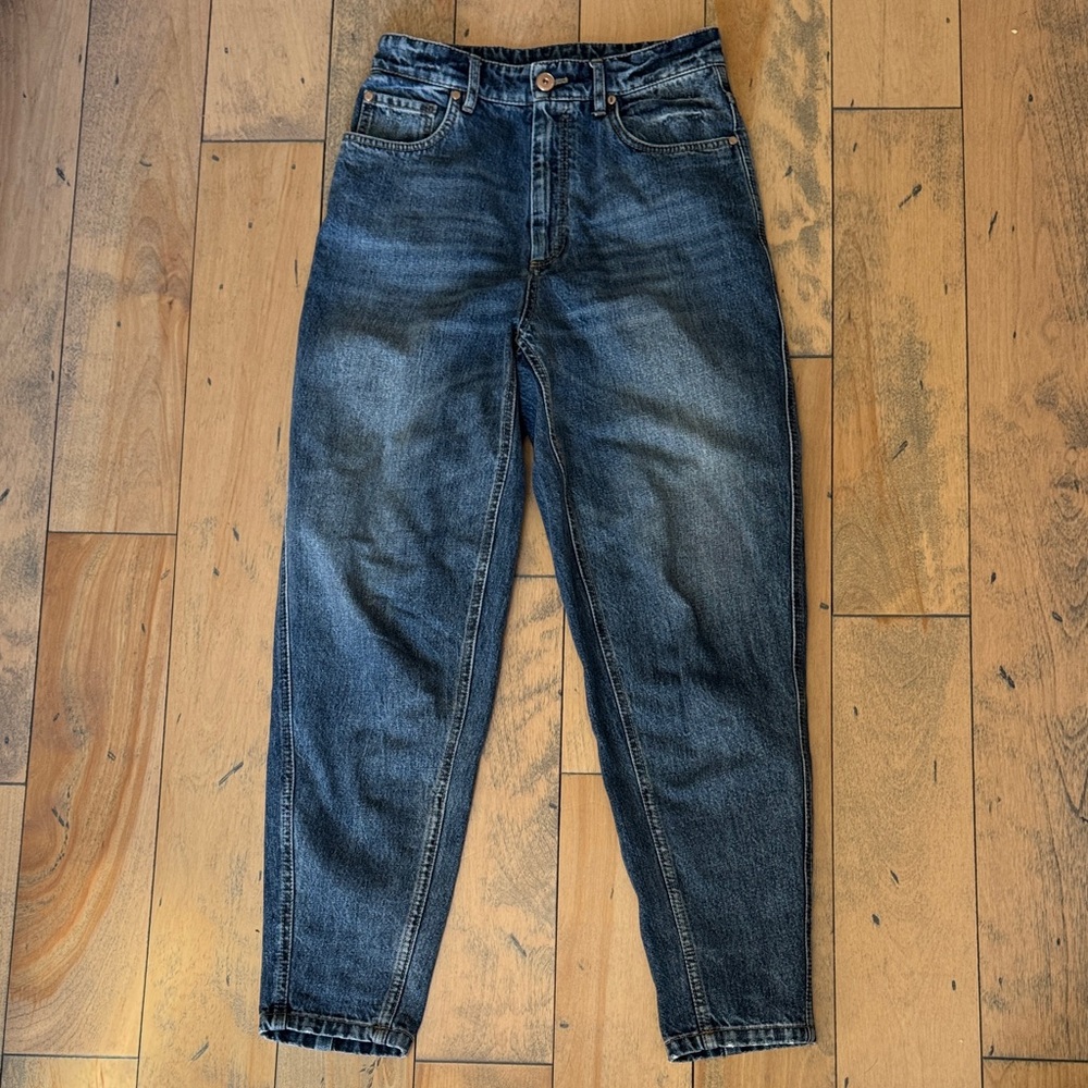 Excellent BRUNELLO CUCINELLI high waist curved jean size 2 US; 38 Italian